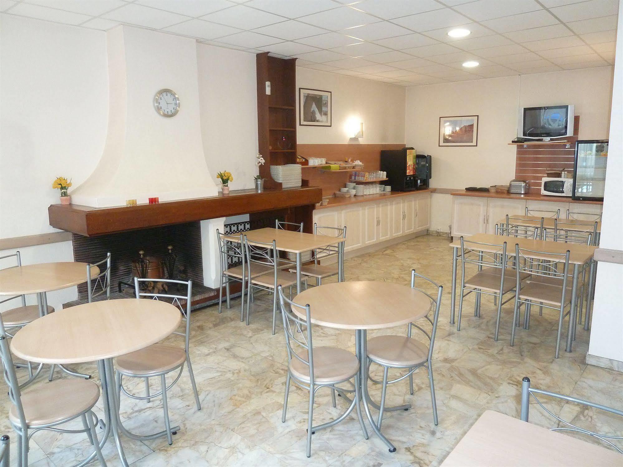 Hotel Concorde - Rodez Centre Ville Bagian luar foto