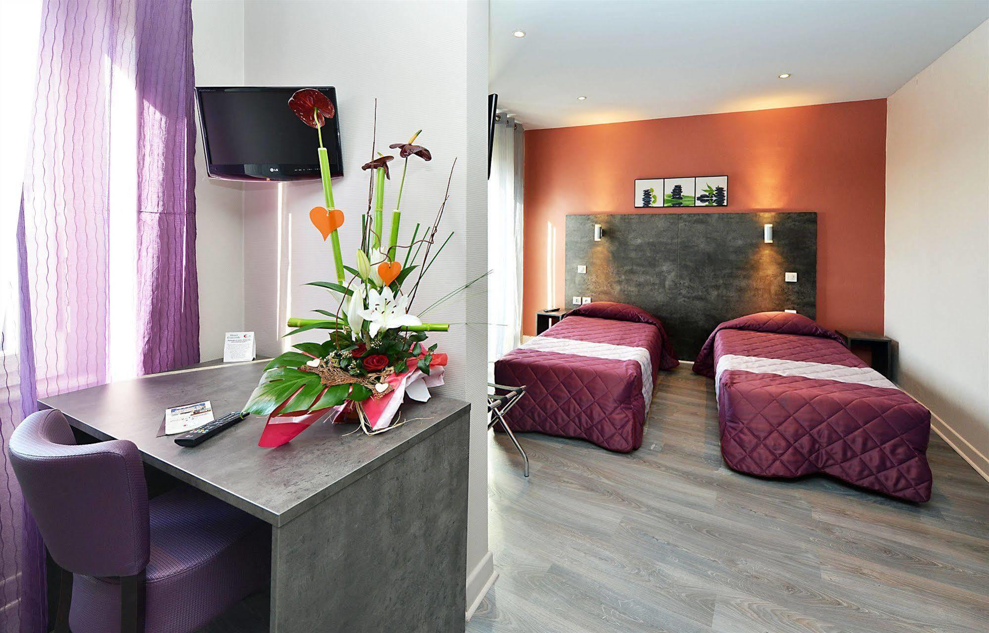 Hotel Concorde - Rodez Centre Ville Bagian luar foto
